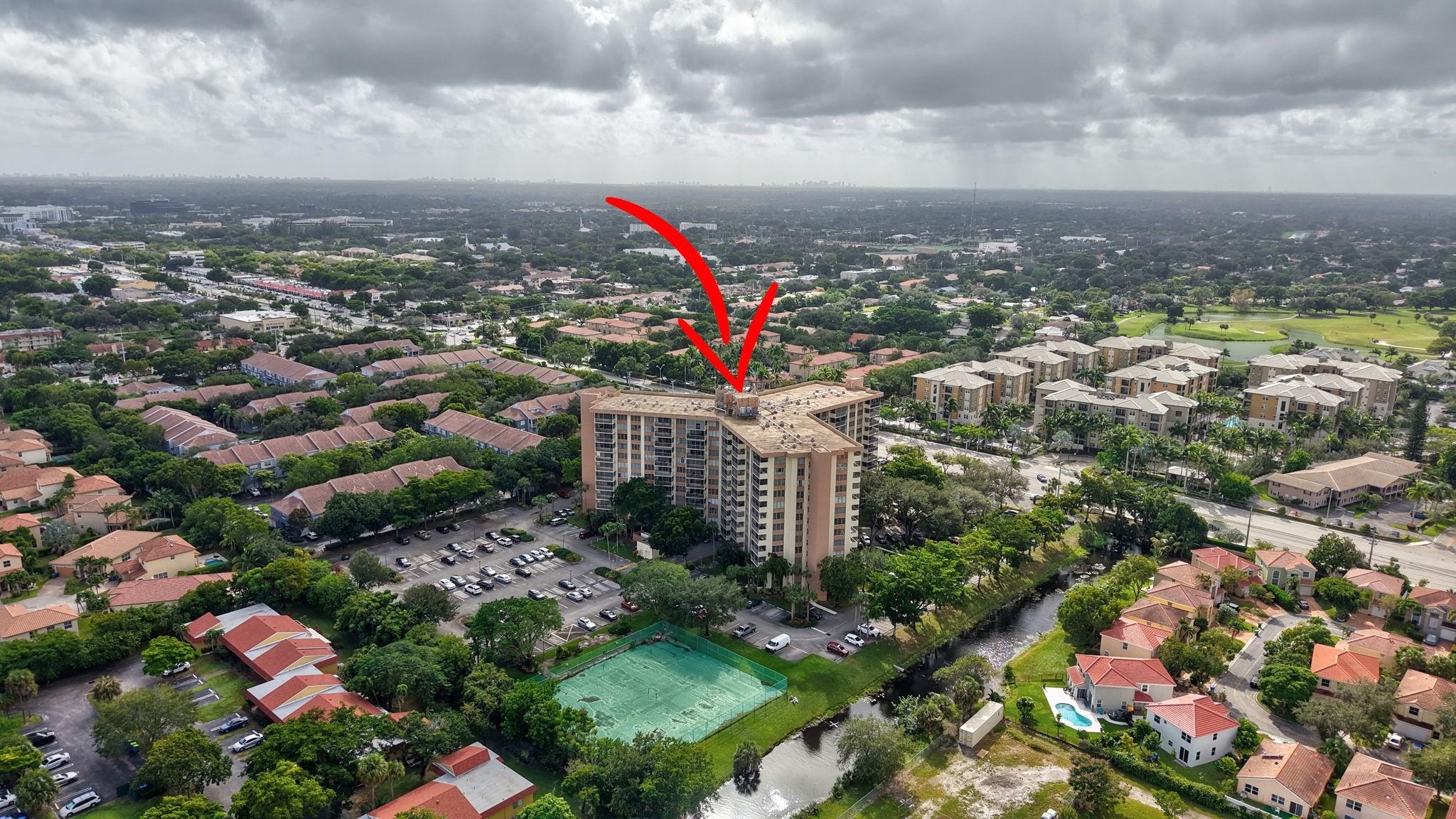 Country Club Tower - Residential