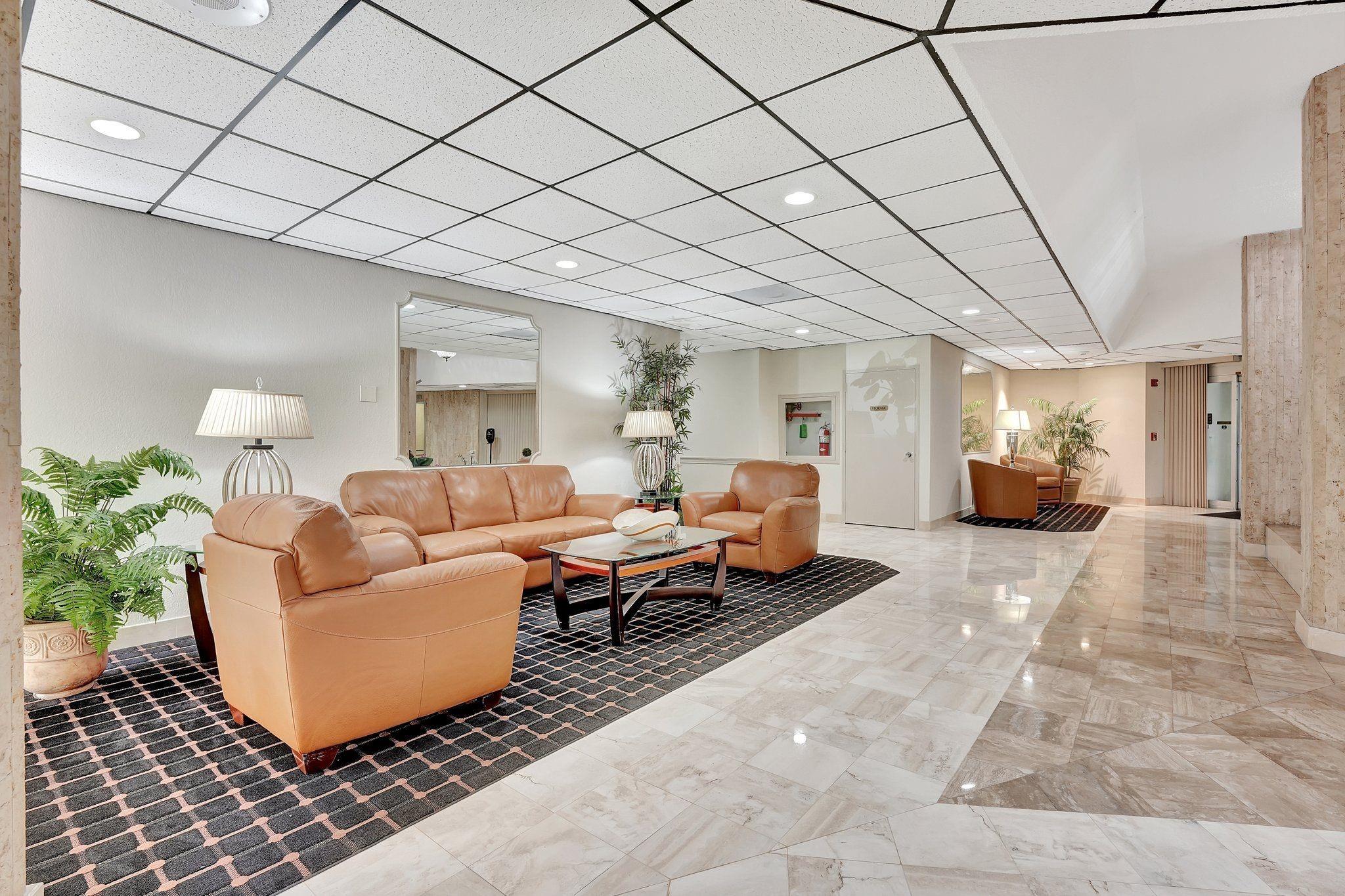 Country Club Tower - Residential