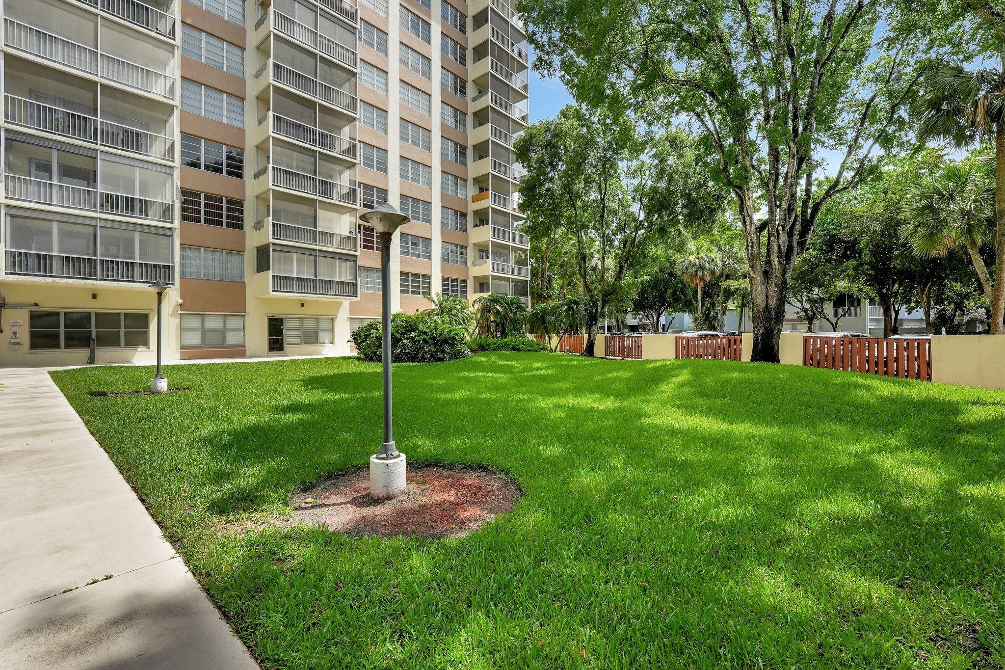 Country Club Tower - Residential