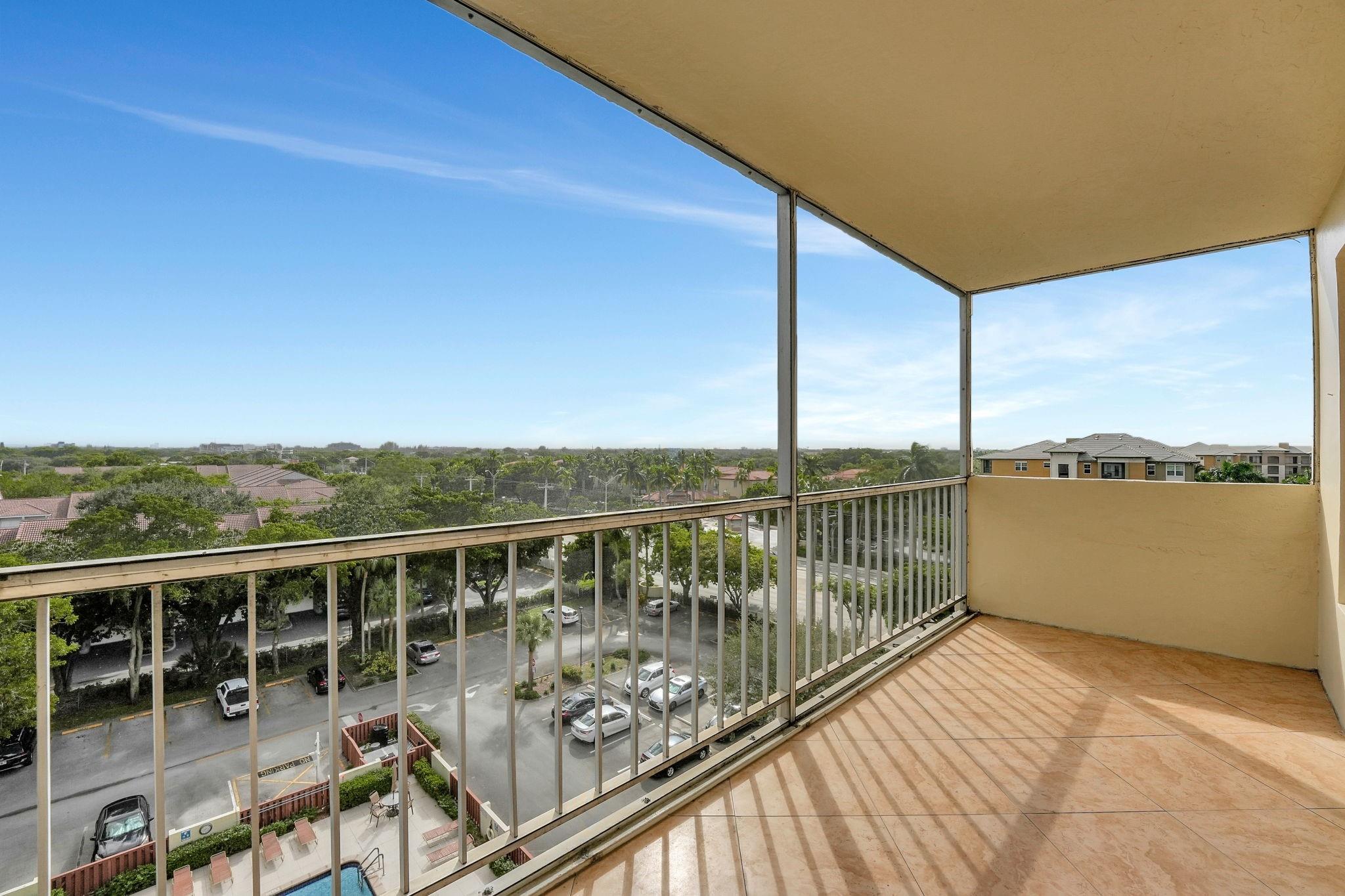 Country Club Tower - Residential