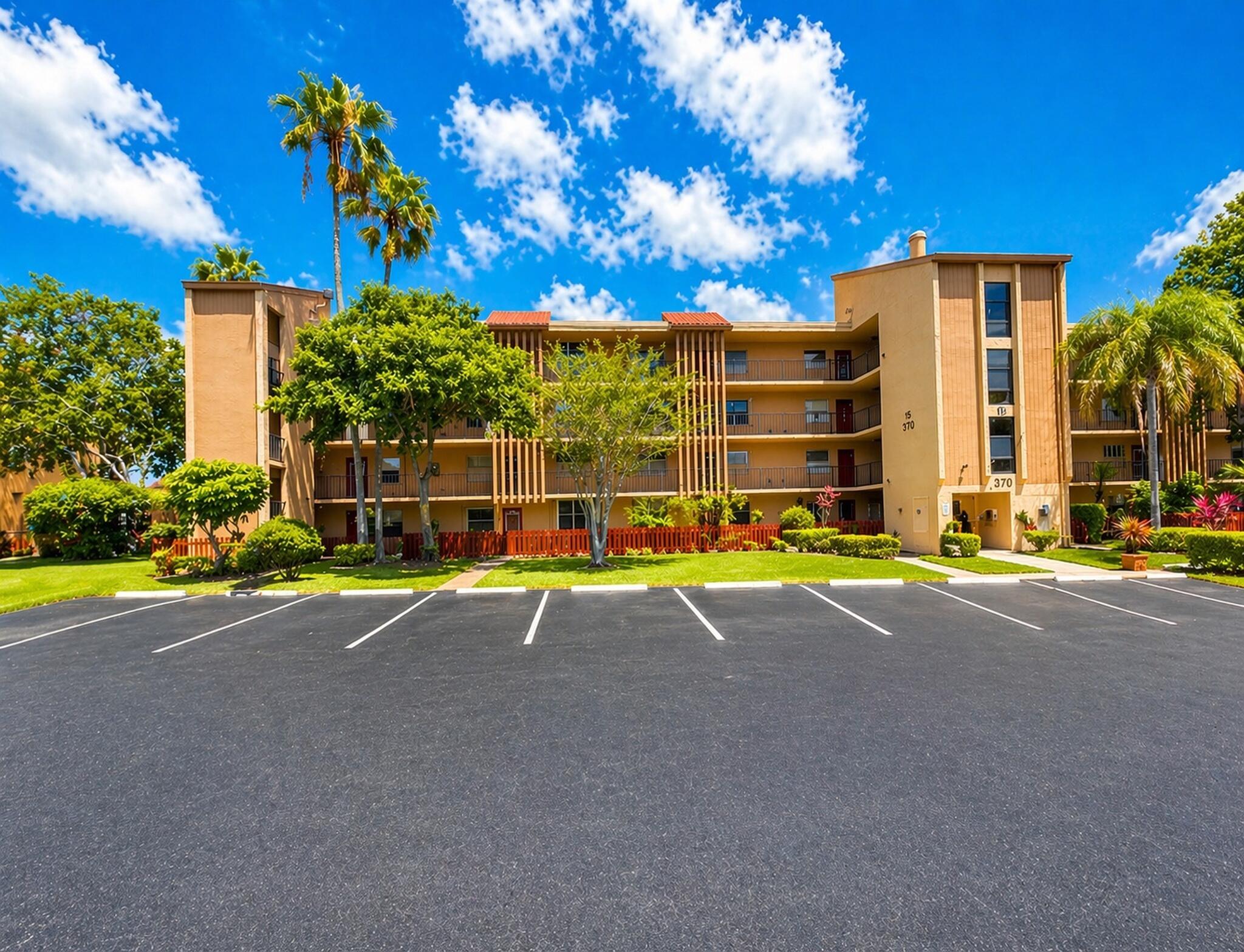 Palm Lakes - Residential