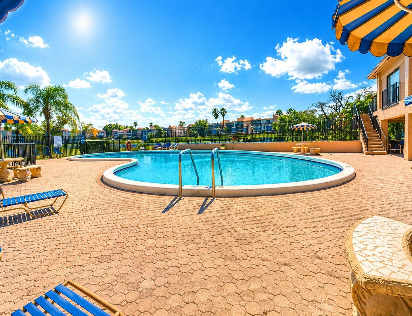 Palm Lakes - Residential