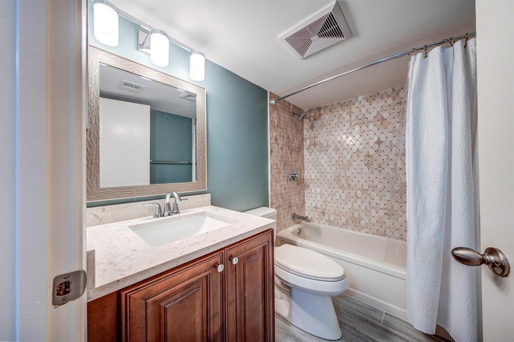 Palm Lakes - Residential