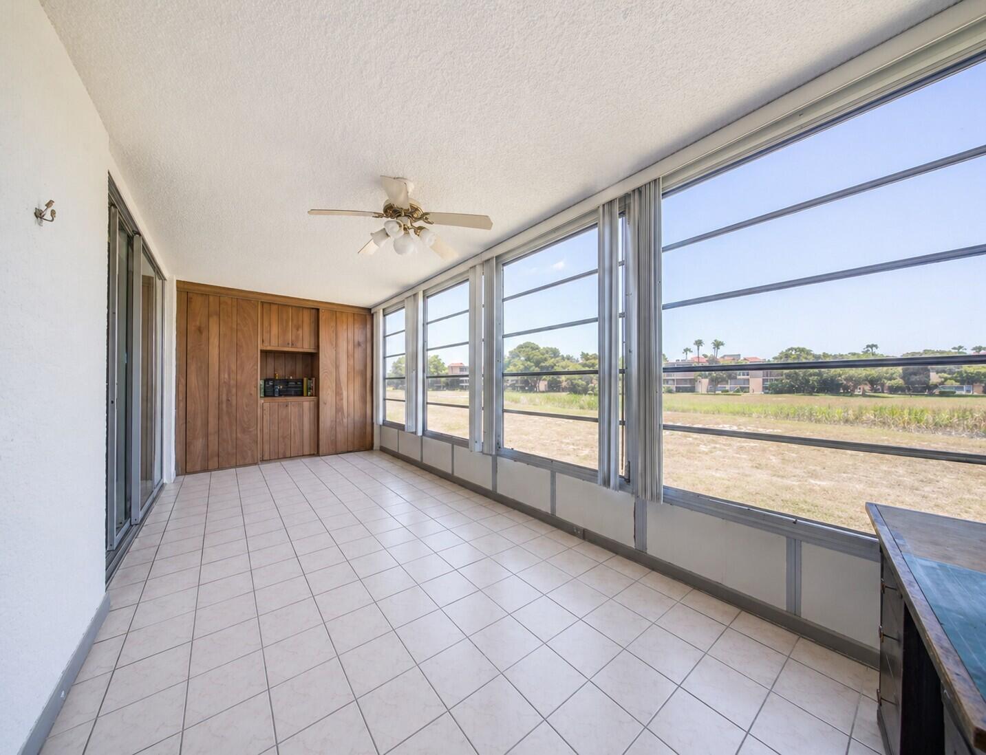 Palm Lakes - Residential