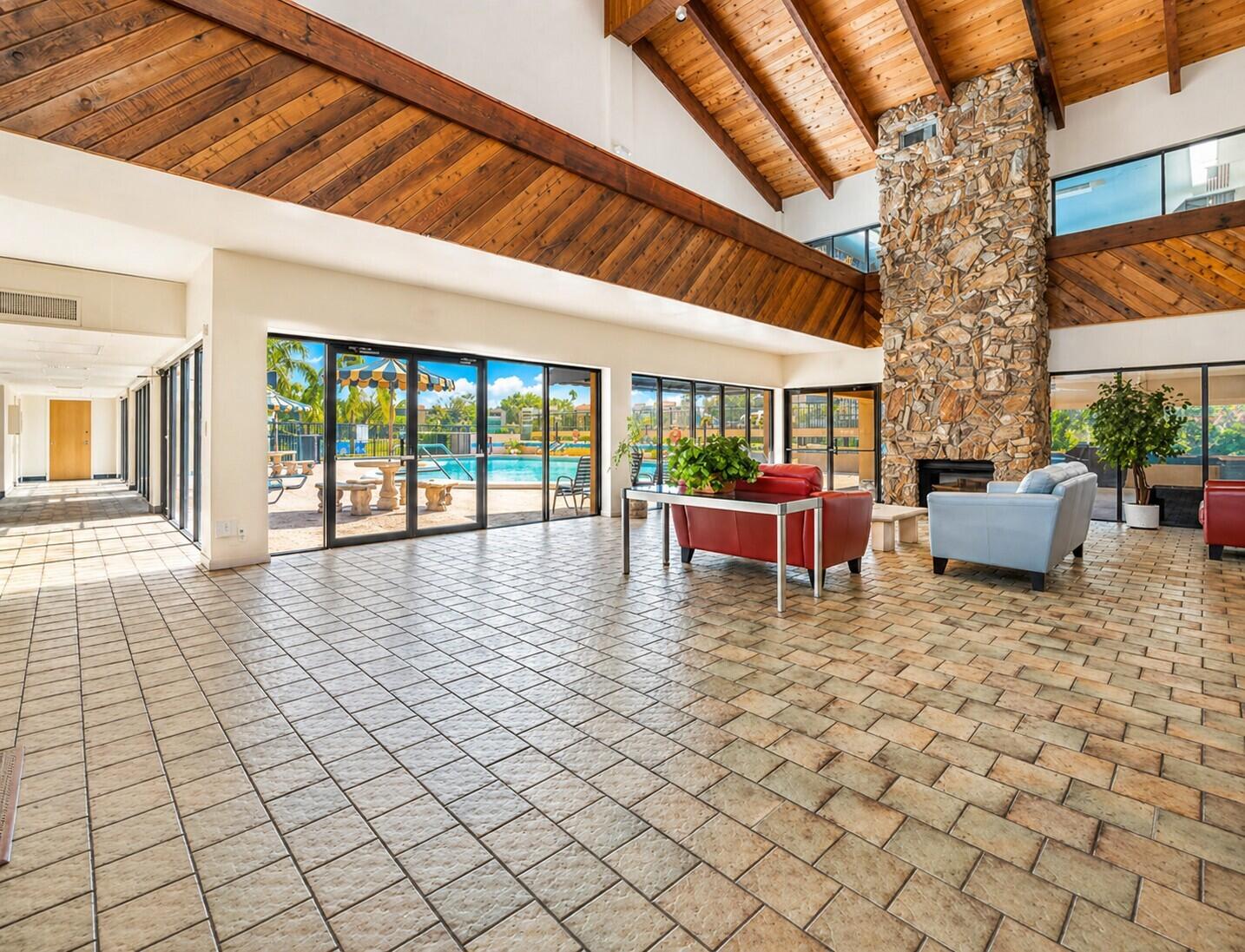 Palm Lakes - Residential