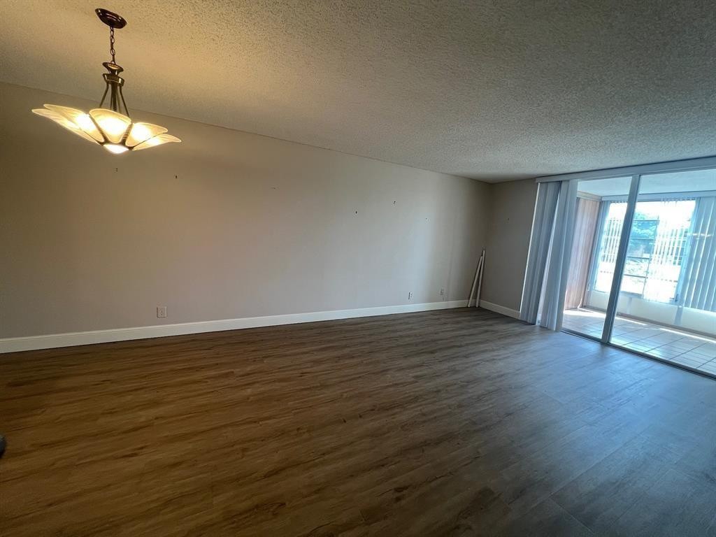 Palm Lakes - Residential