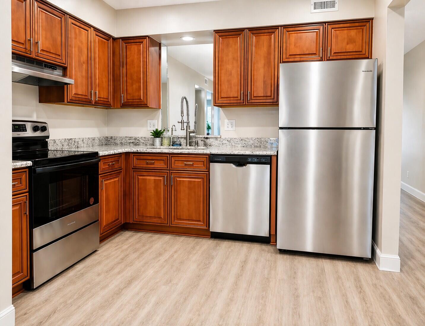 Palm Lakes - Residential