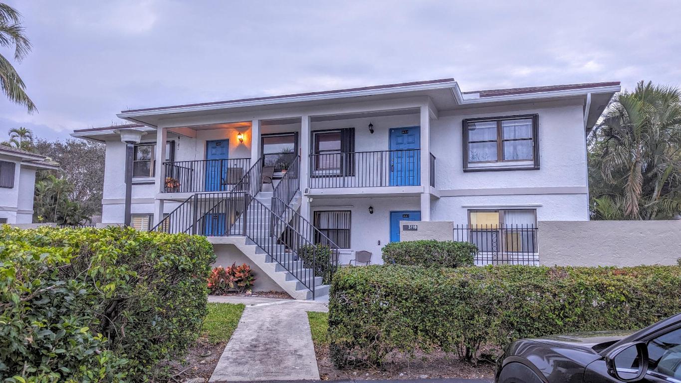 DELRAY OAKS CONDO - Residential Lease