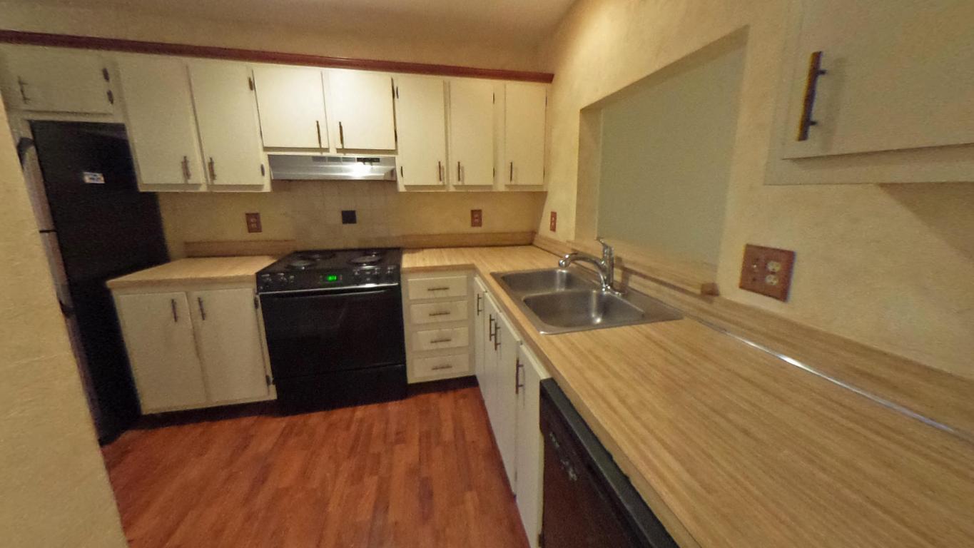 DELRAY OAKS CONDO - Residential Lease