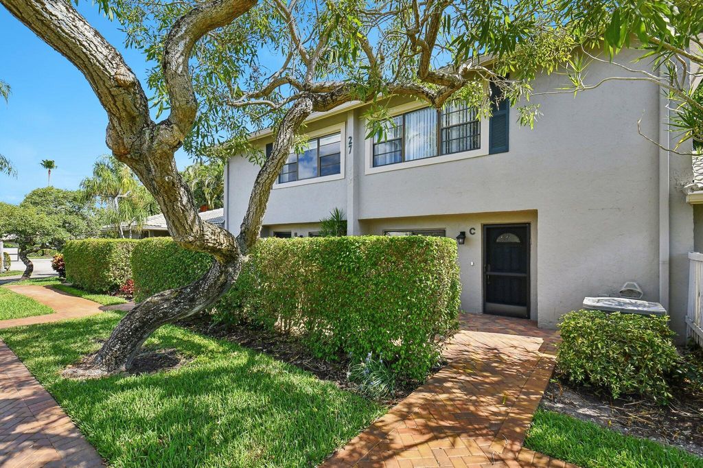 Photo of 27 Stratford Lane #C, Boynton Beach, FL 33436 (MLS # R10981911)