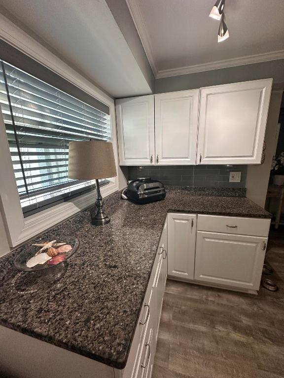 PARK SQUARE CONDO (AKA COUNTRY MEADOWS CONDO) - Residential