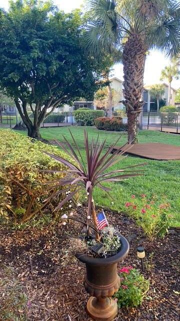 PARK SQUARE CONDO (AKA COUNTRY MEADOWS CONDO) - Residential