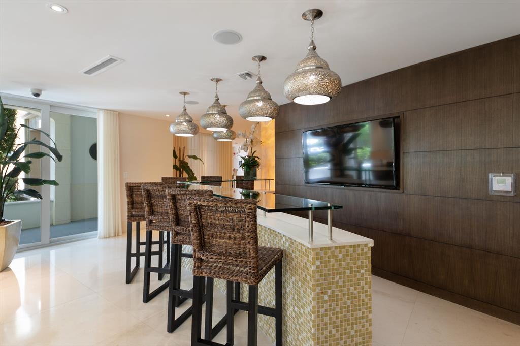 DOLCE VITA CONDO - Residential