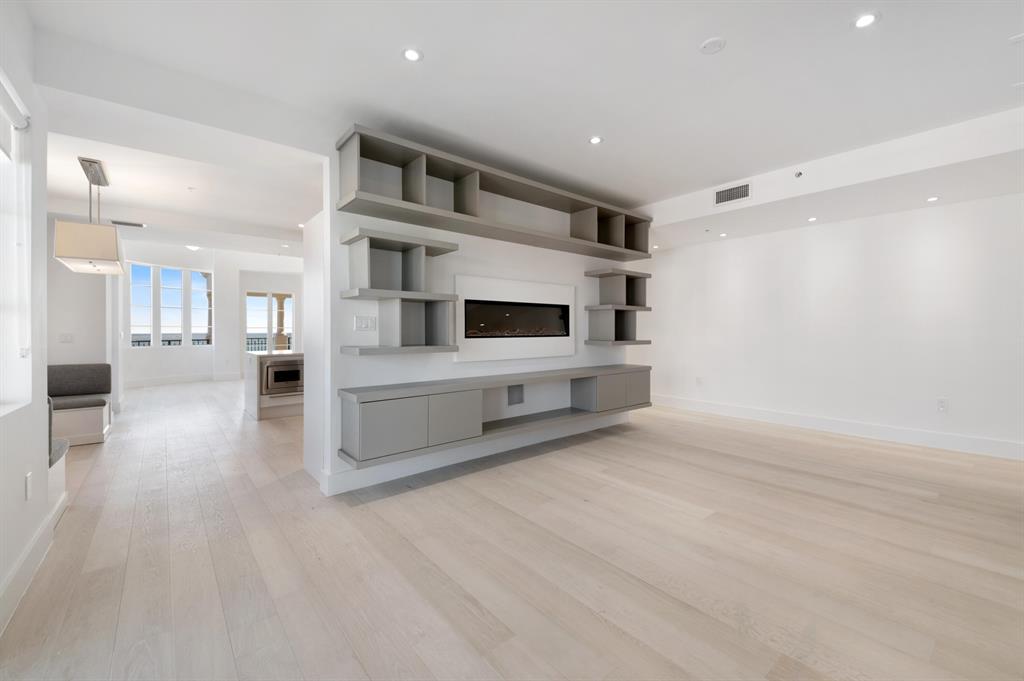 DOLCE VITA CONDO - Residential