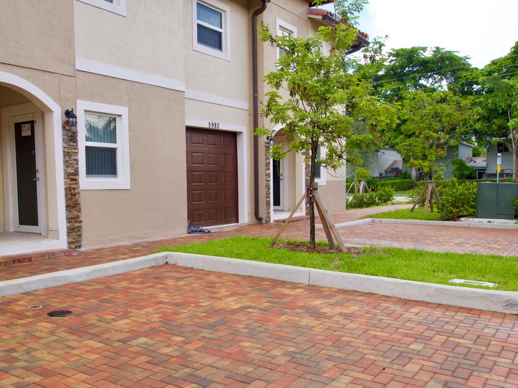 Photo of 5982 NW 94th Avenue, Tamarac, FL 33321 (MLS # B26031951)