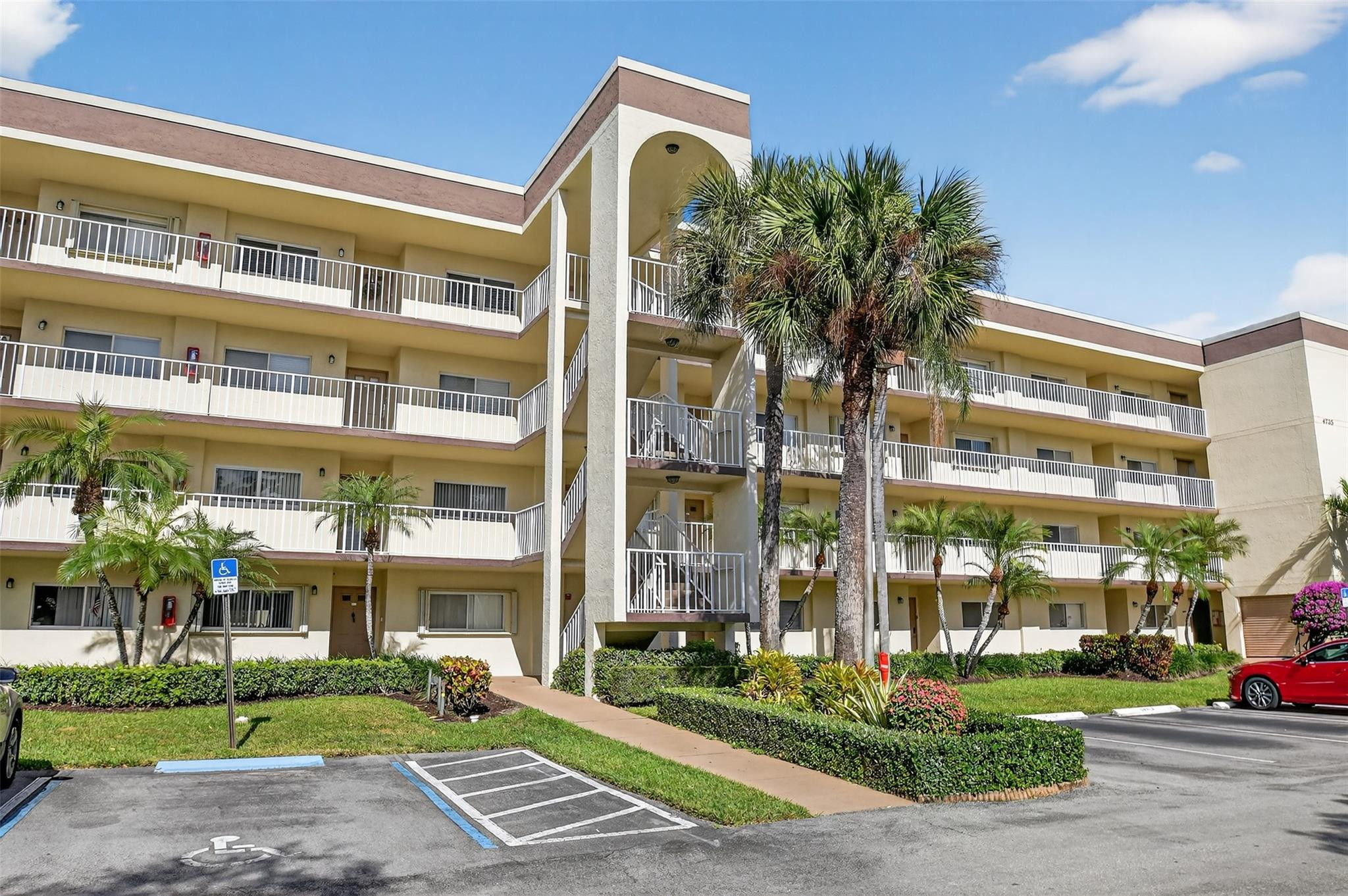 Properties 4735 Lucerne Lakes Boulevard 306