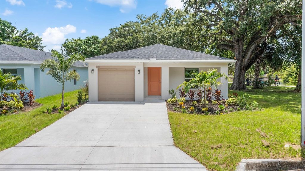 Photo of 424 Douglas Court, Fort Pierce, FL 34950 (MLS # F10505976)