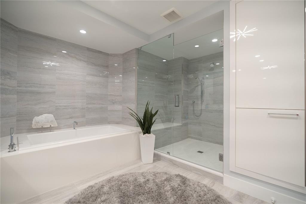 100 Las Olas Condo - Residential