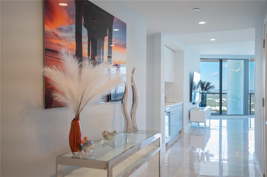 100 Las Olas Condo - Residential