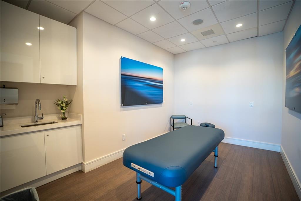 100 Las Olas Condo - Residential