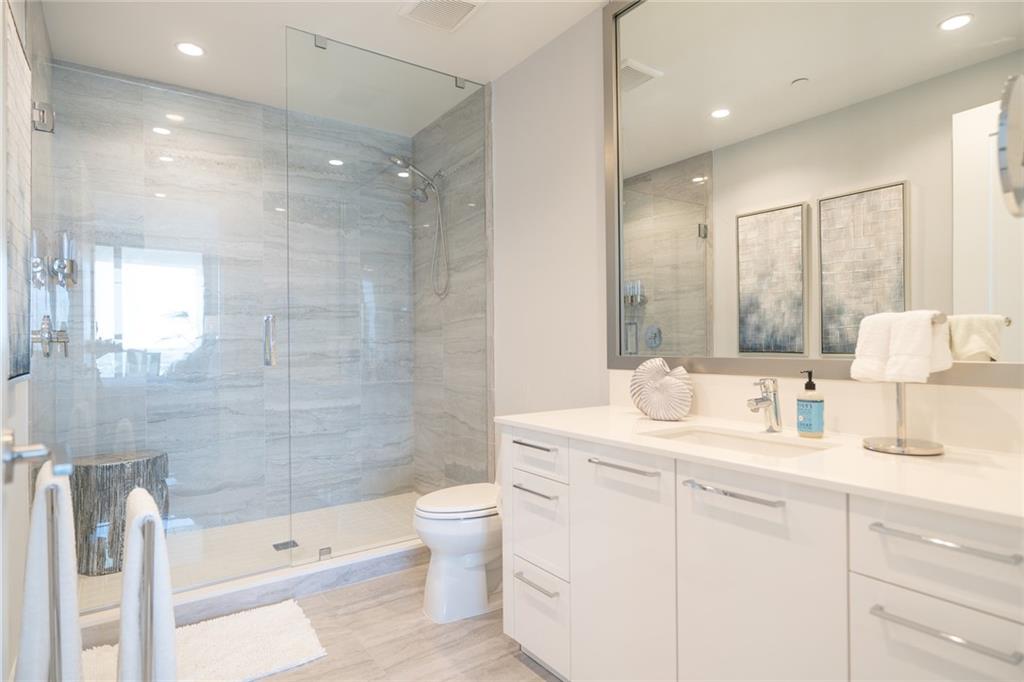 100 Las Olas Condo - Residential