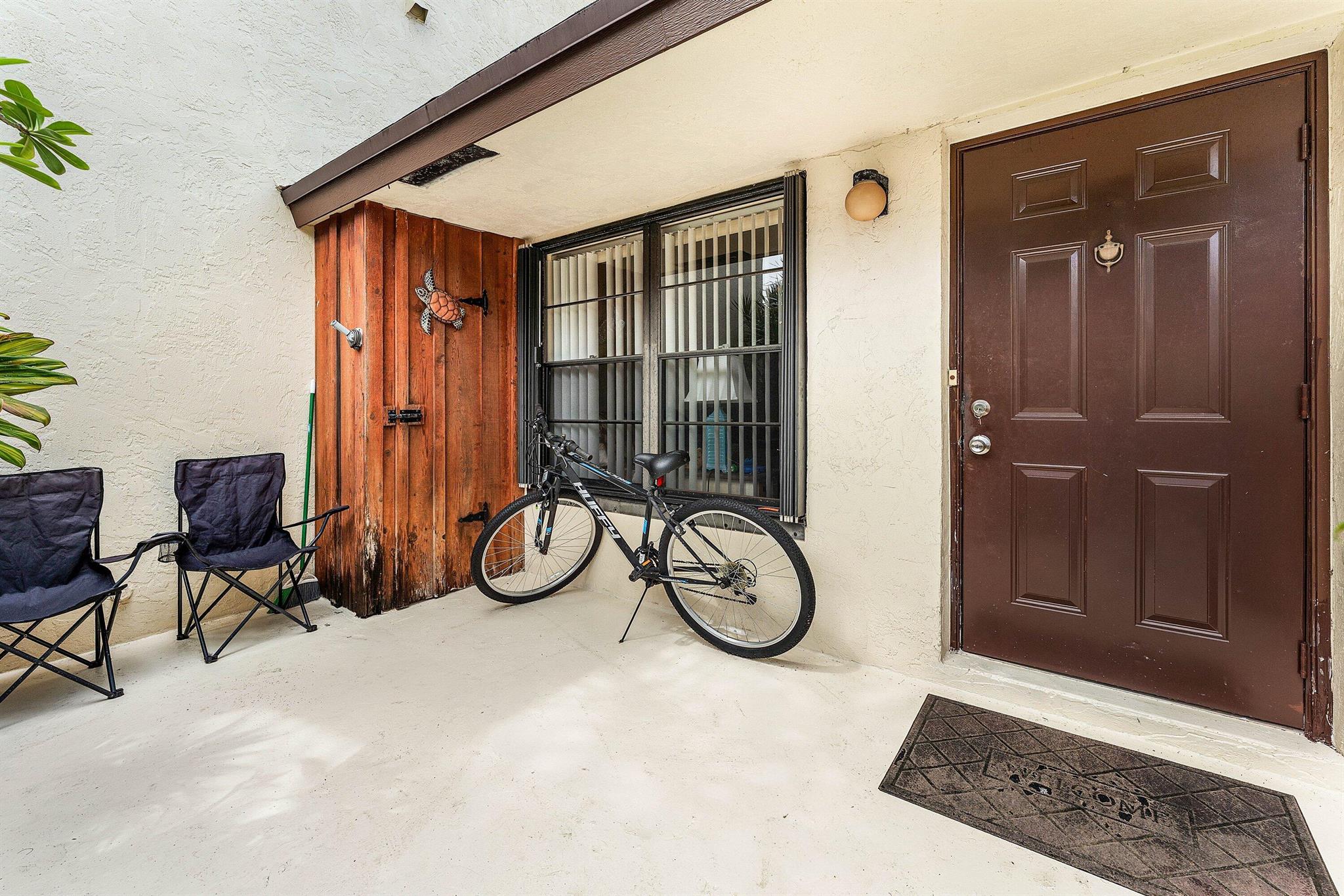 VILLAS OF HOBE SOUND COND - Residential