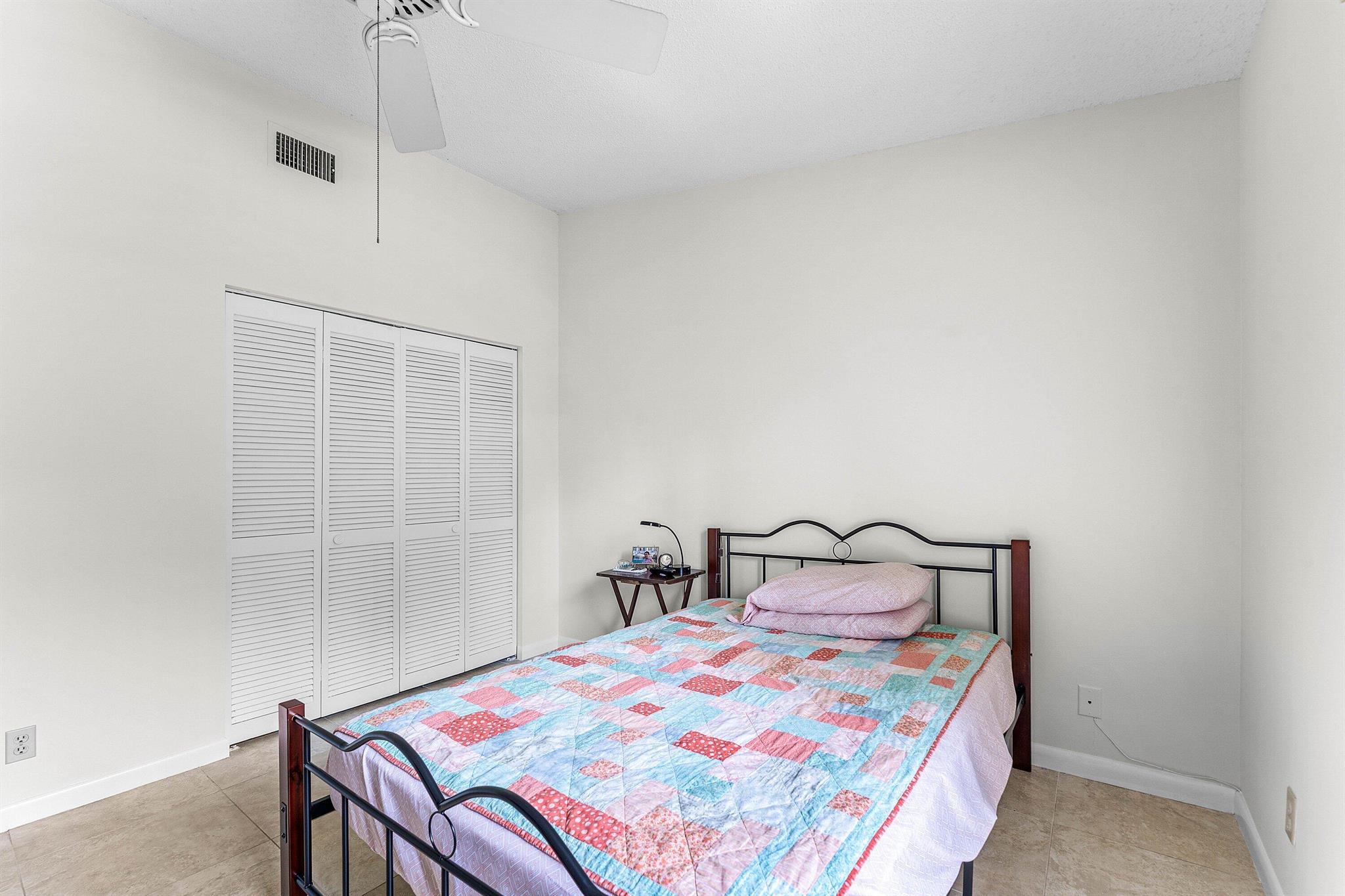 VILLAS OF HOBE SOUND COND - Residential
