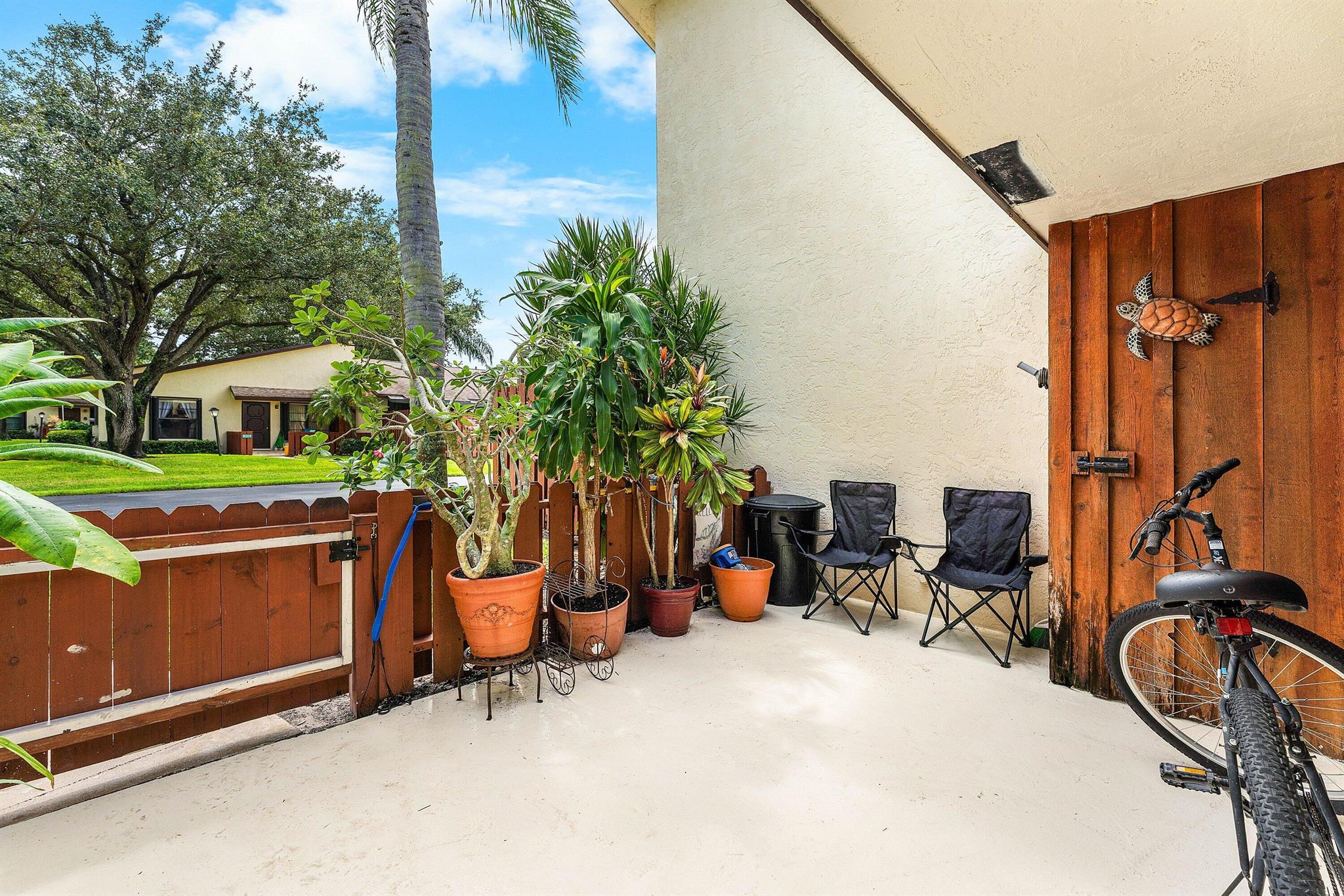VILLAS OF HOBE SOUND COND - Residential
