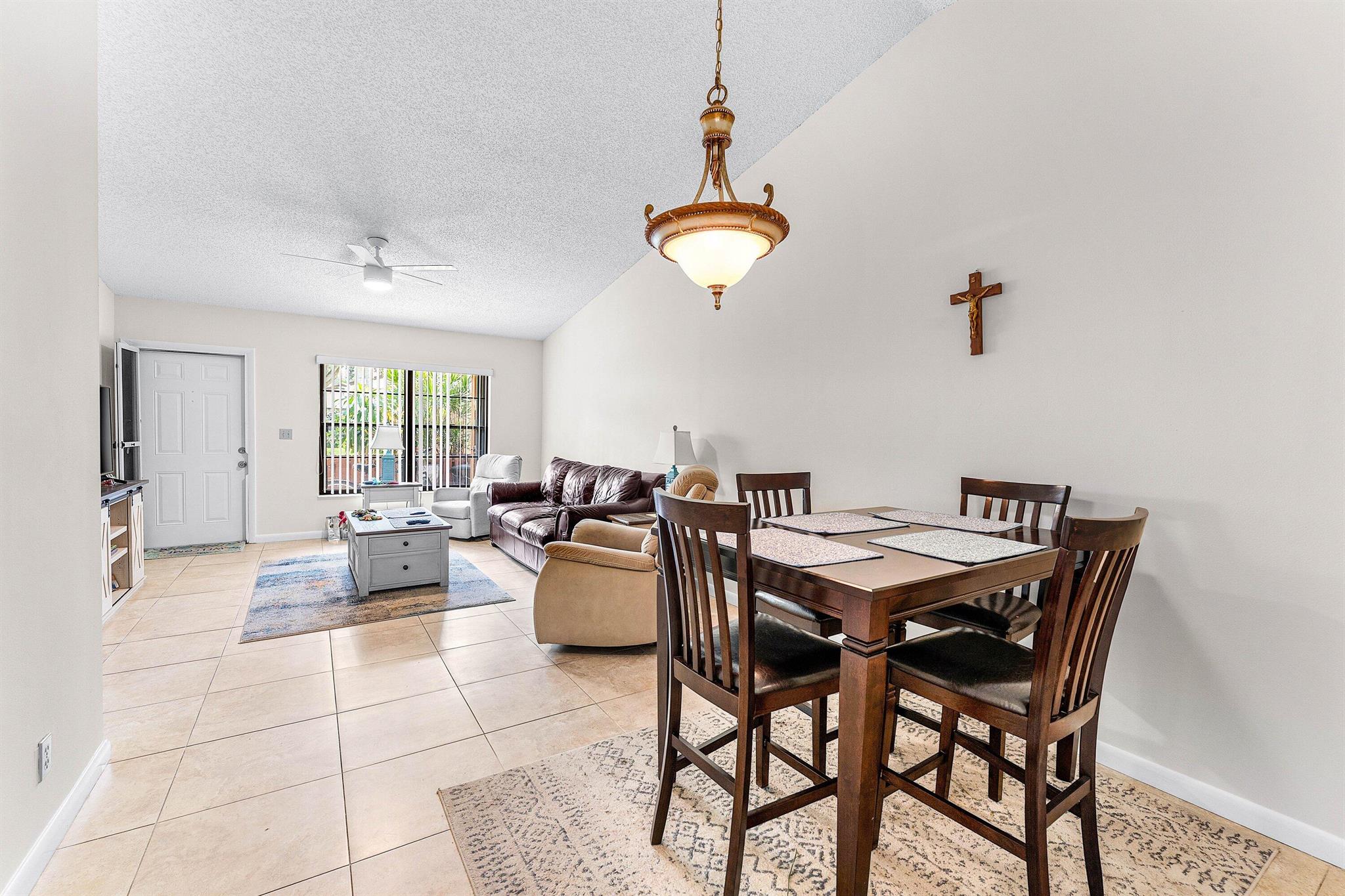 VILLAS OF HOBE SOUND COND - Residential