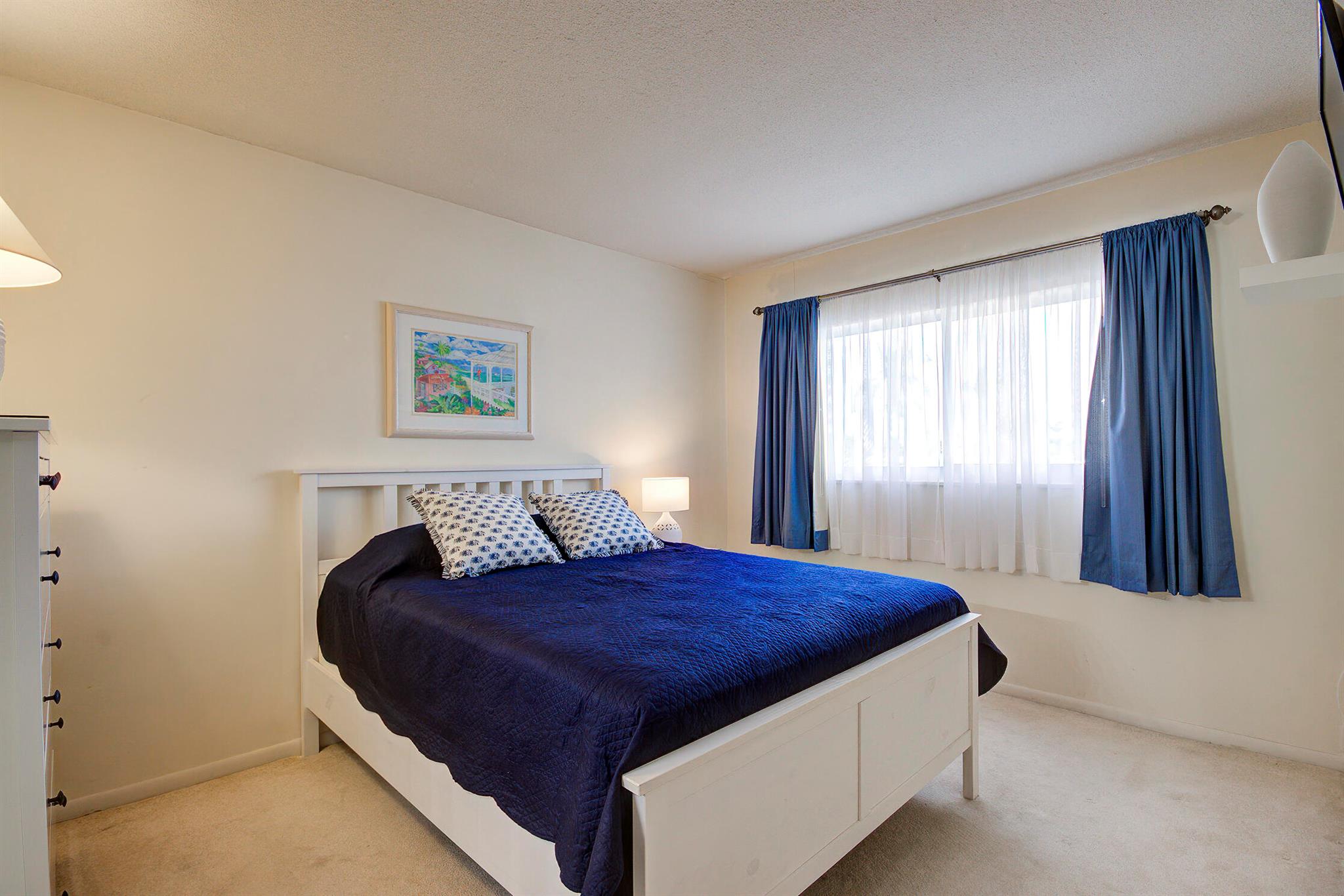 PENTHOUSE HIGHLANDS CONDO - Residential Lease
