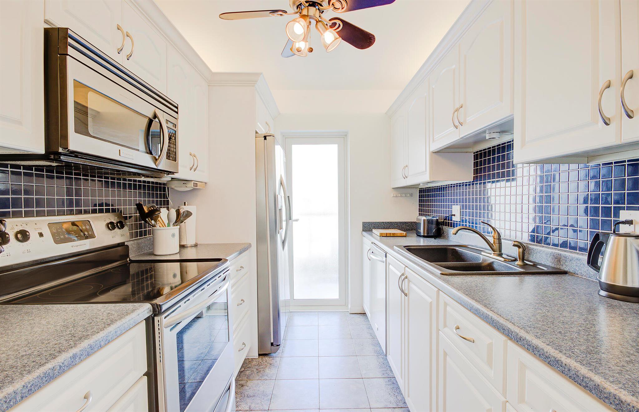 PENTHOUSE HIGHLANDS CONDO - Residential Lease