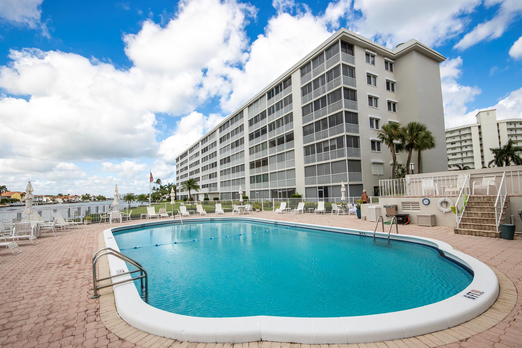 PENTHOUSE HIGHLANDS CONDO - Residential Lease