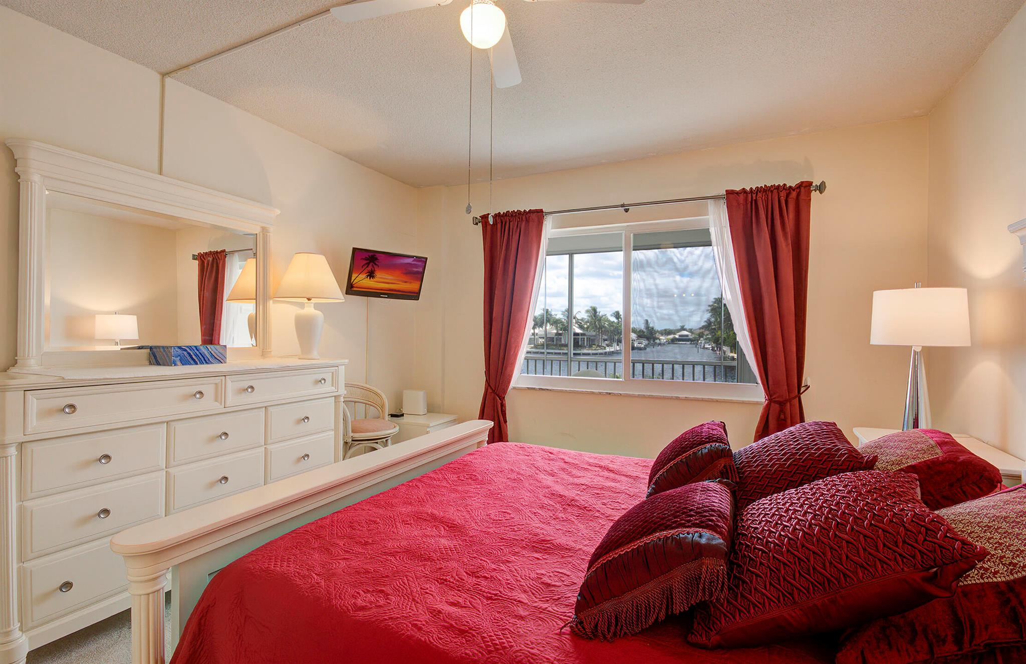 PENTHOUSE HIGHLANDS CONDO - Residential Lease