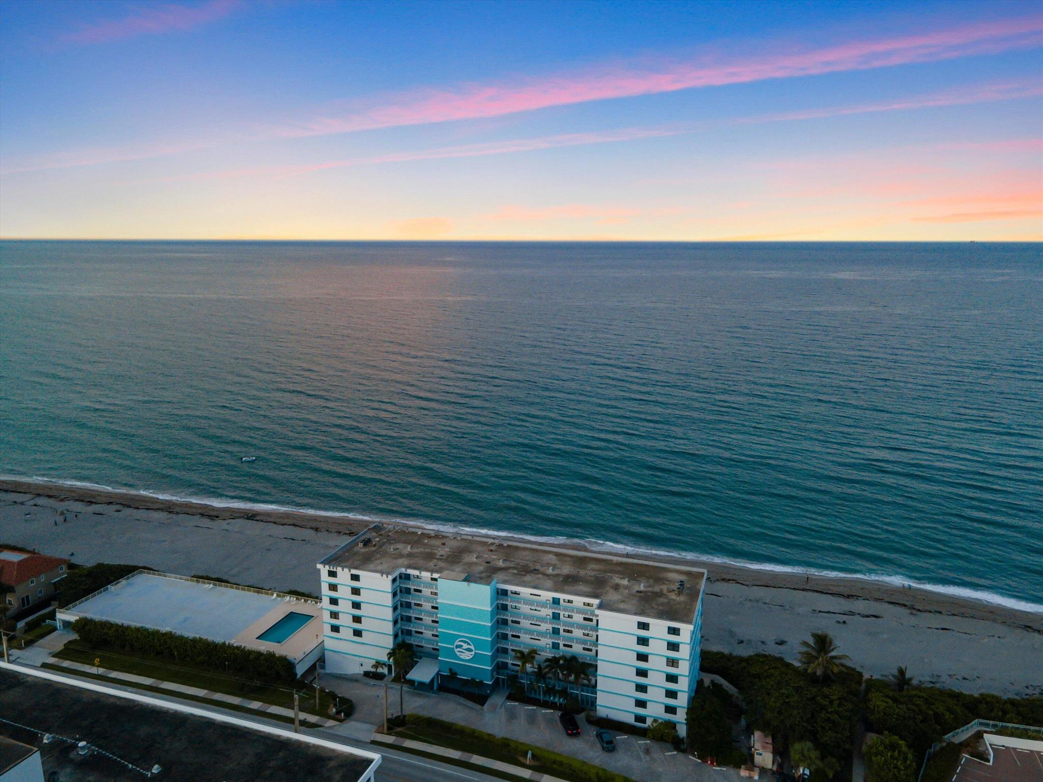 JUNO BY THE SEA NORTH THE - Residential