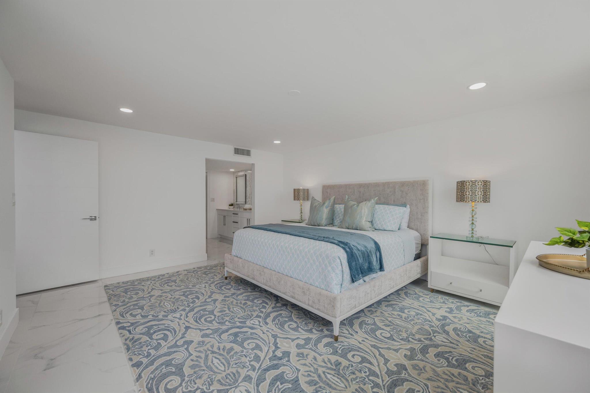 JUNO BY THE SEA NORTH THE - Residential