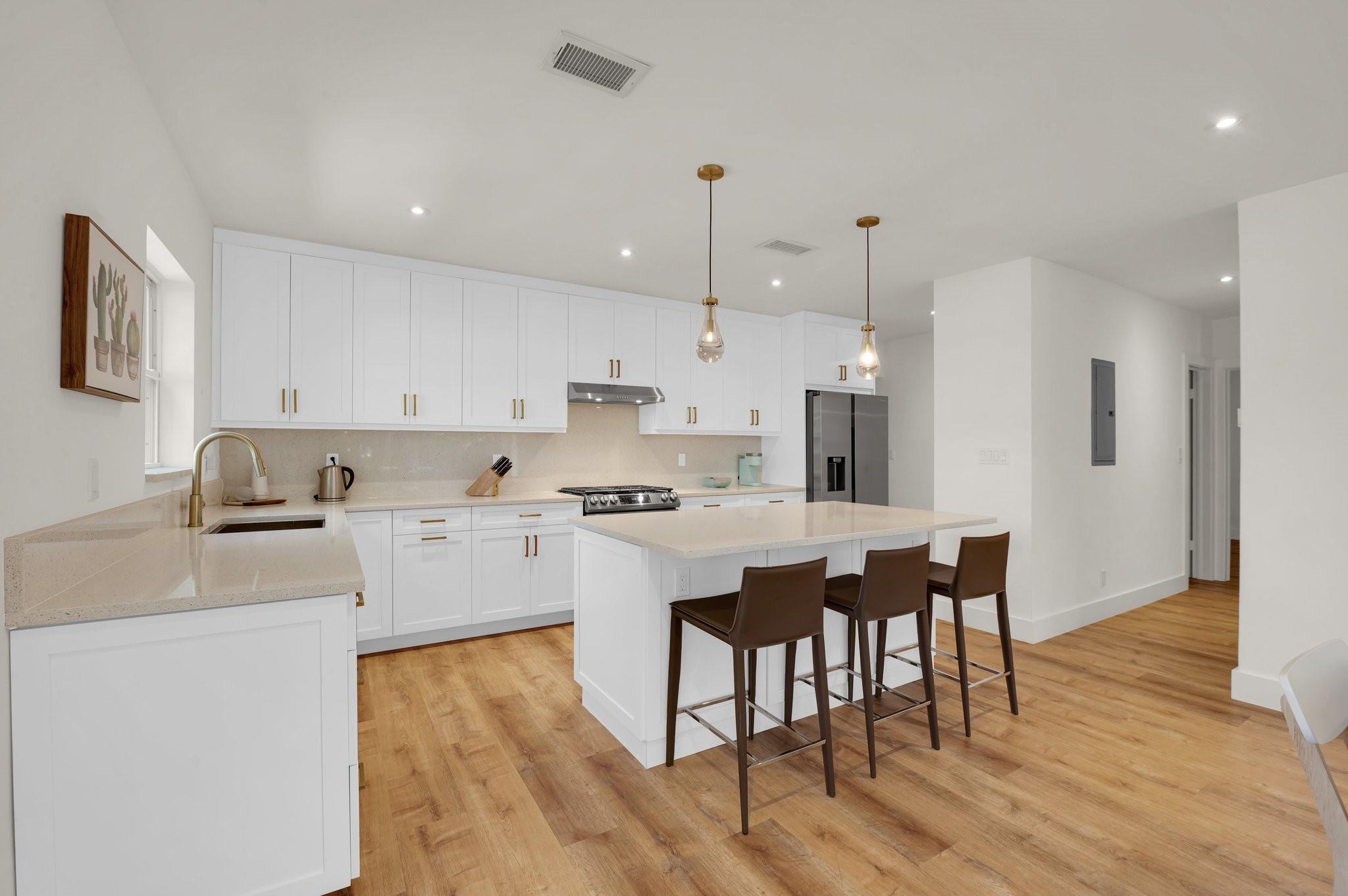 1406 NE 16TH TER