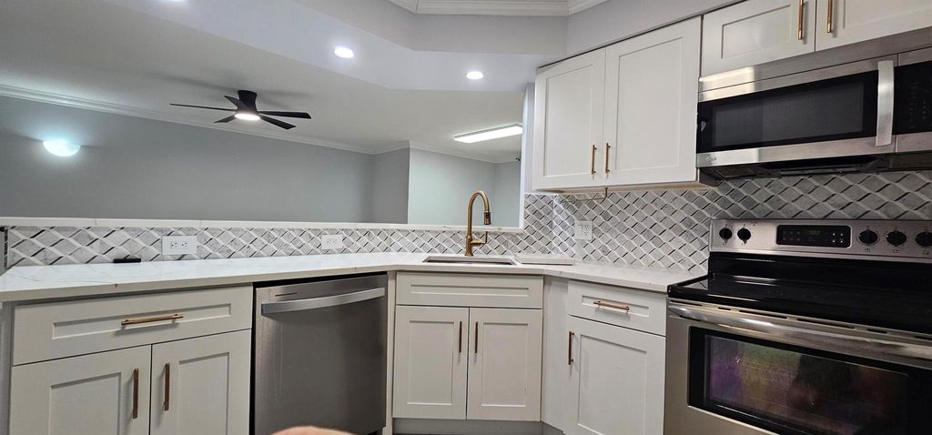 Photo of 400 Scotia 203 Drive, Hypoluxo, FL 33462 (MLS # R11105271)