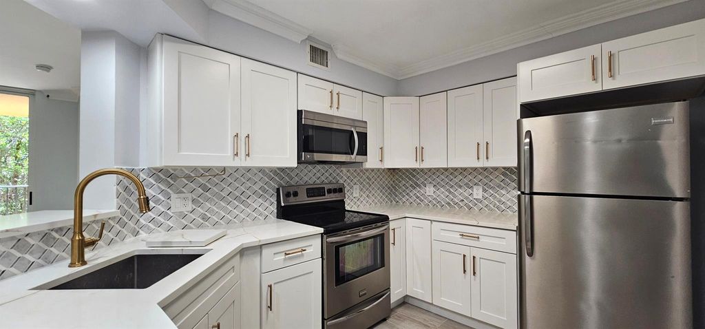 Photo of 400 Scotia 203 Drive, Hypoluxo, FL 33462 (MLS # R11105271)