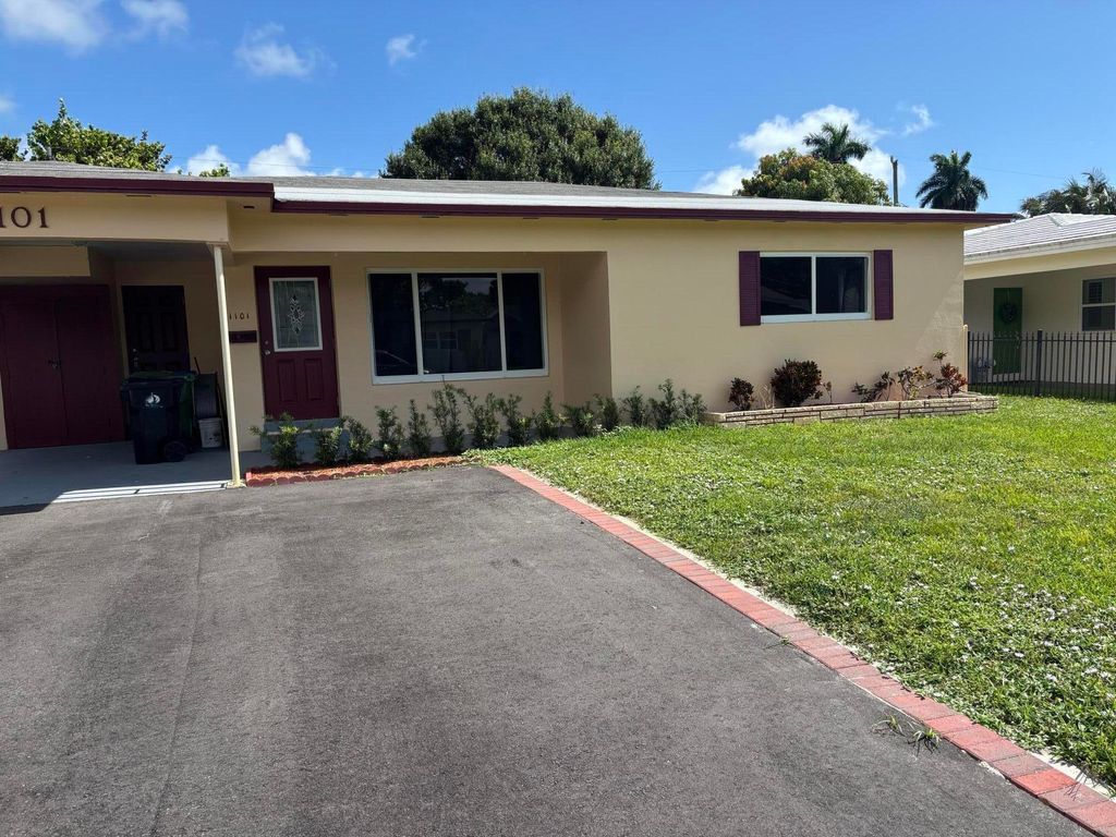 Photo of 1101 SW 31st Street SW, Fort Lauderdale, FL 33315 (MLS # B26031268)