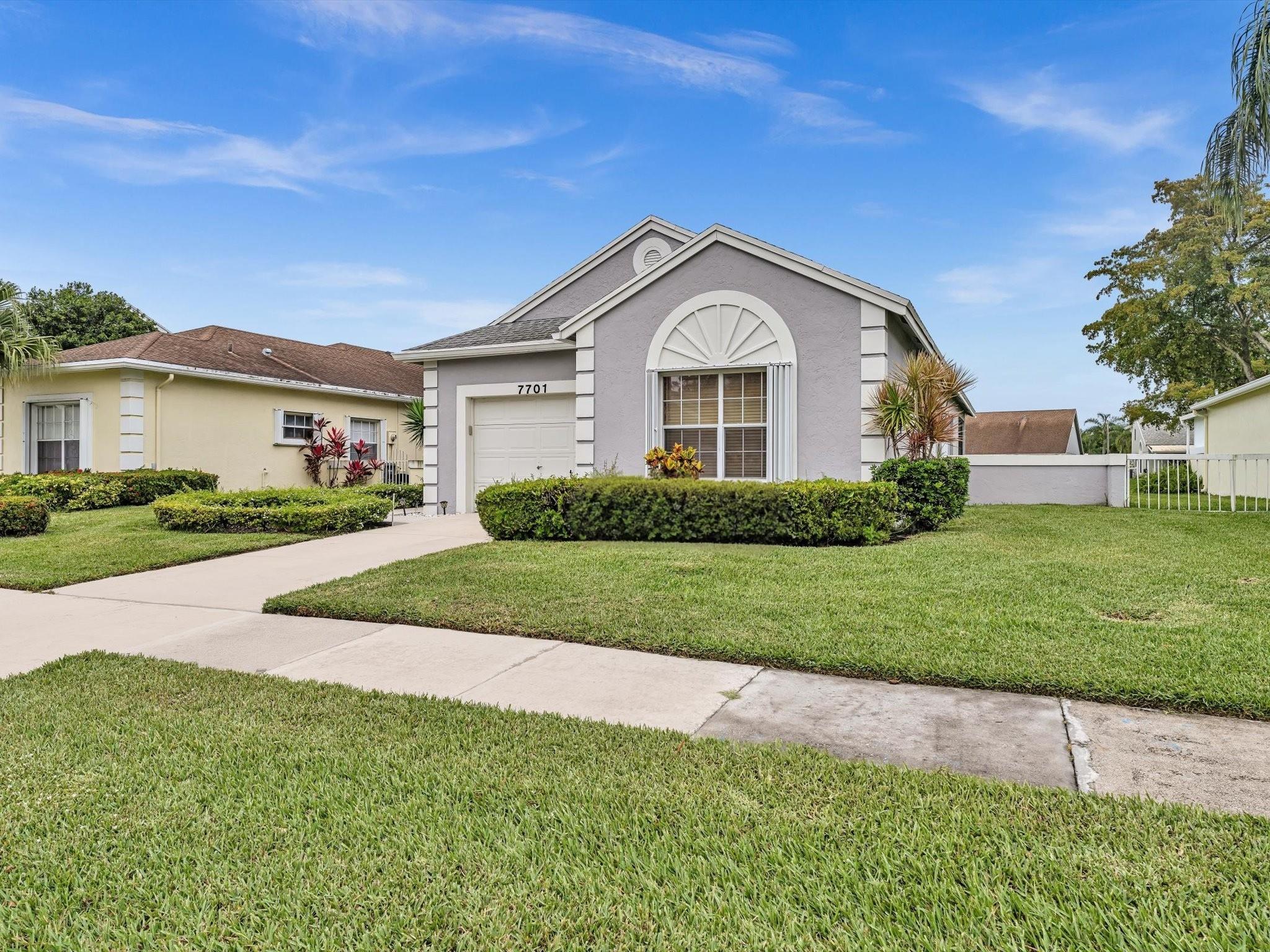 PINE RIDGE AT DELRAY BEAC - Residential