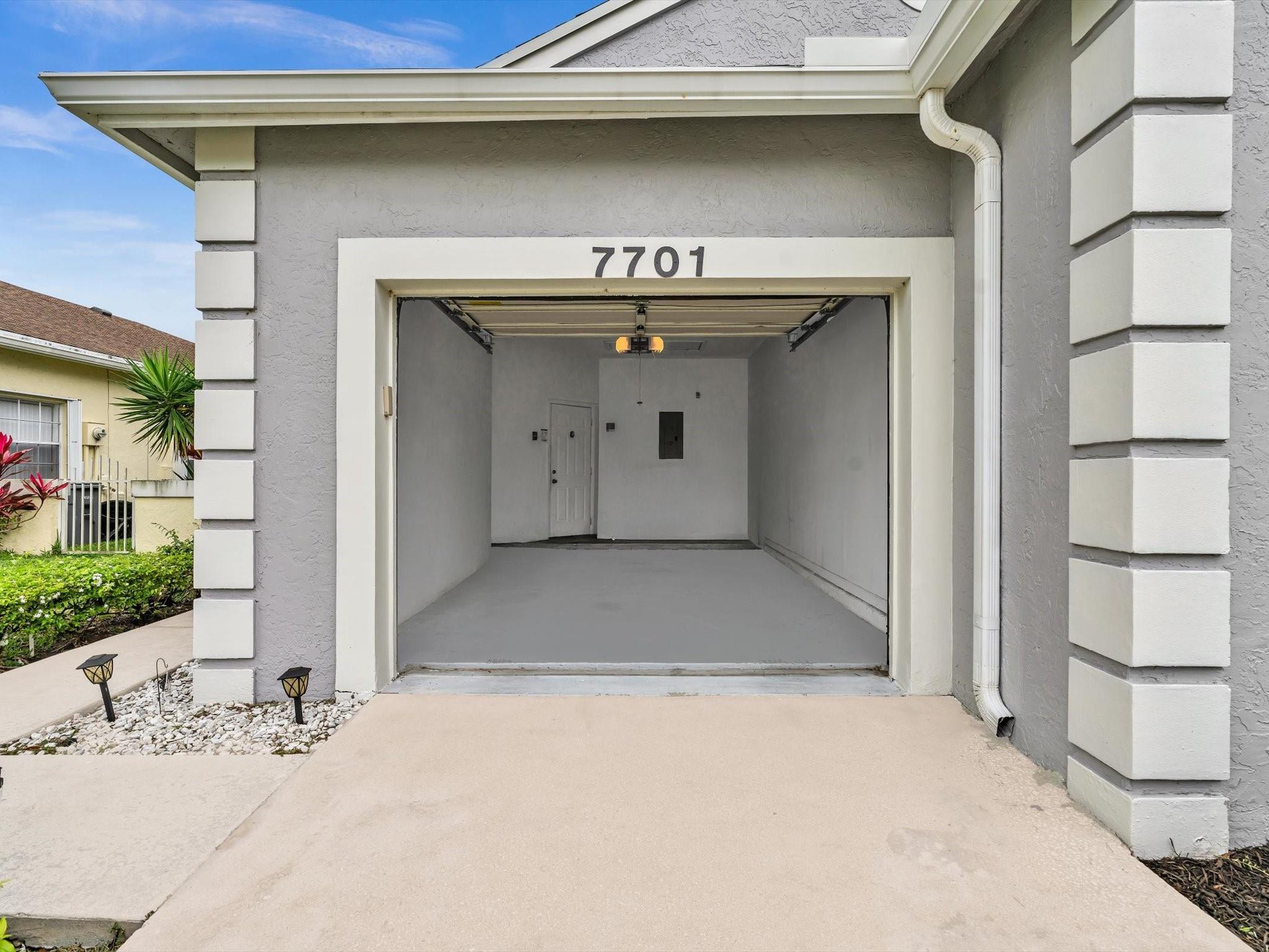 PINE RIDGE AT DELRAY BEAC - Residential