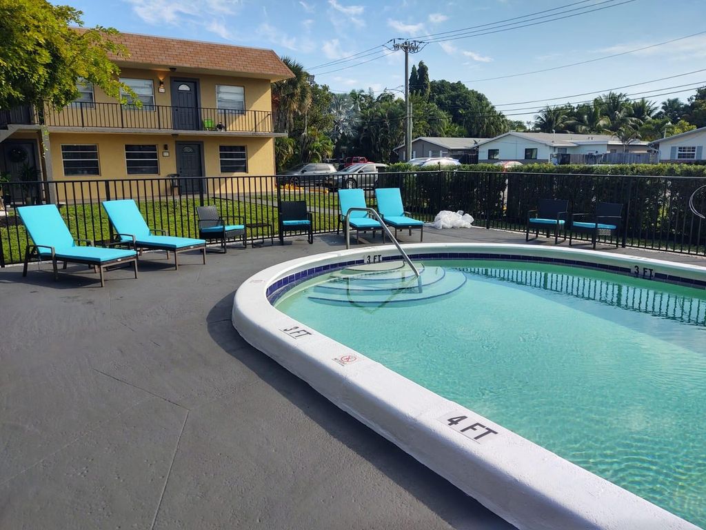 Photo of 1401 NE 17th Court #208, Fort Lauderdale, FL 33305 (MLS # B26022381)