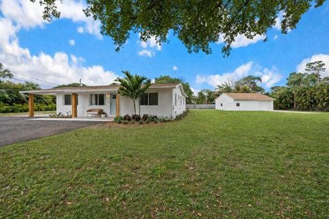 Property photo of 8781 N Virginia Avenue, Palm Beach Gardens, FL 33418