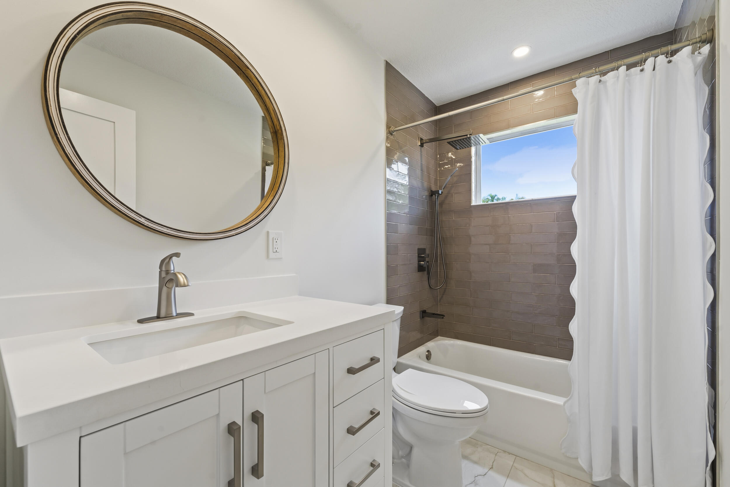 SQUARE LAKE - Residential