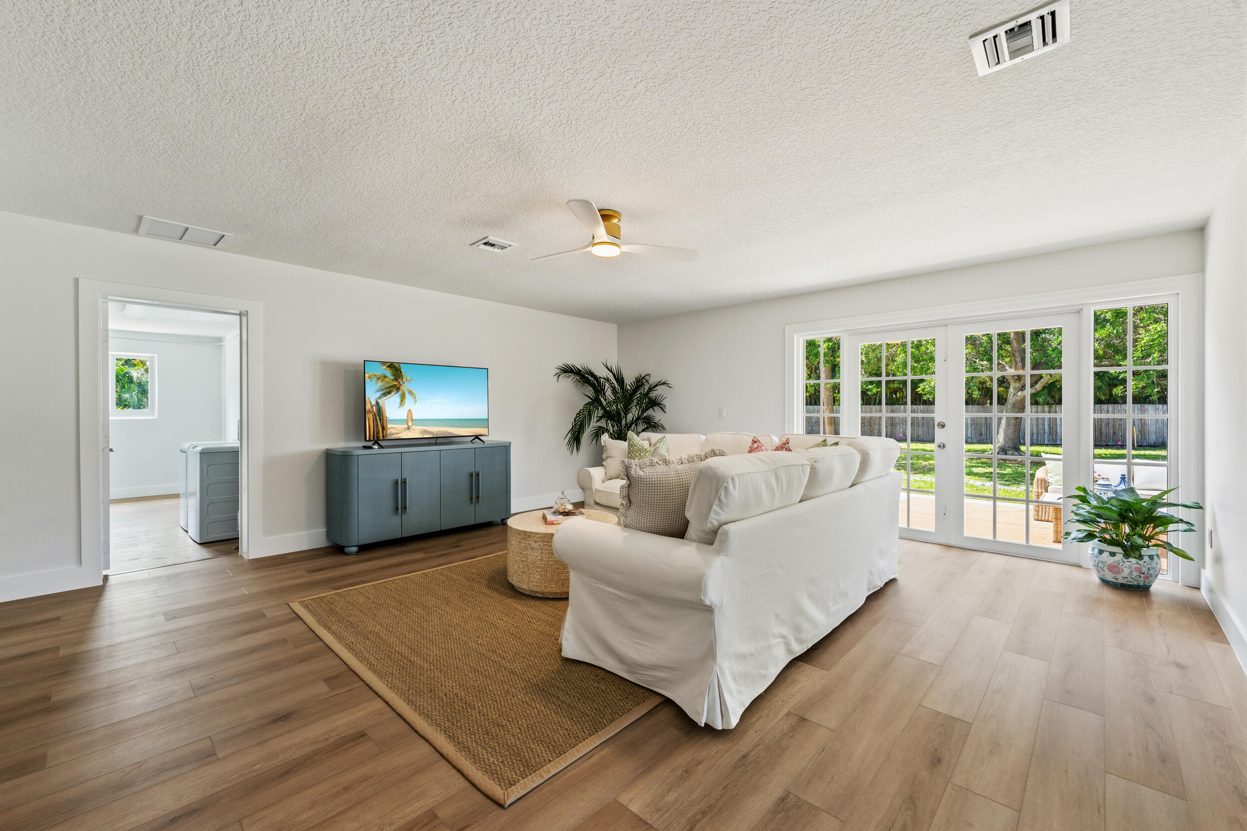 SQUARE LAKE - Residential