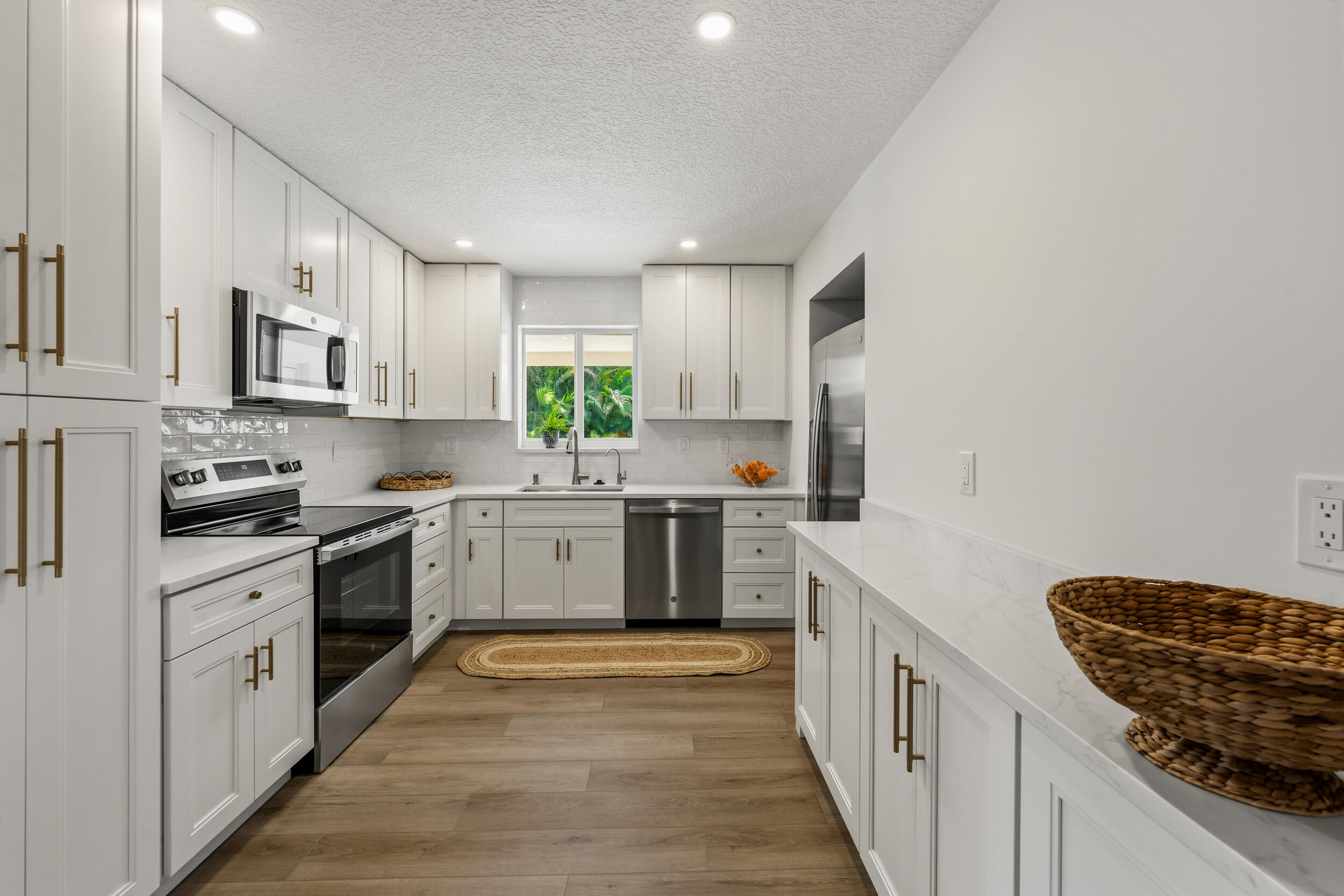 SQUARE LAKE - Residential