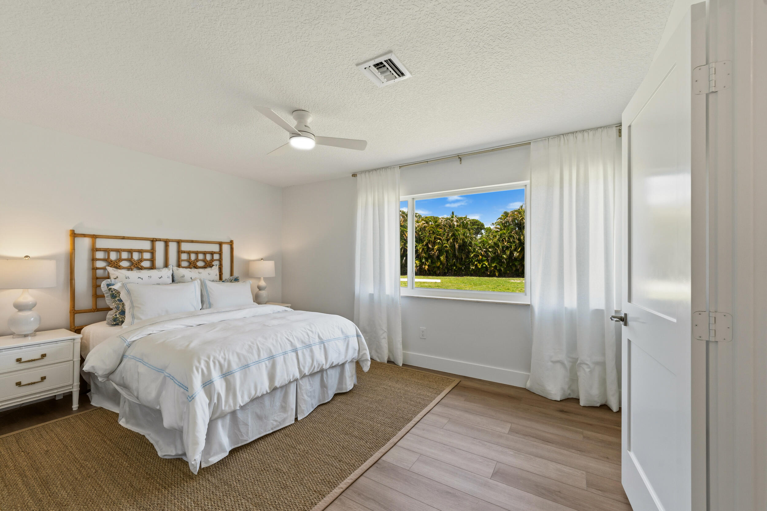 SQUARE LAKE - Residential