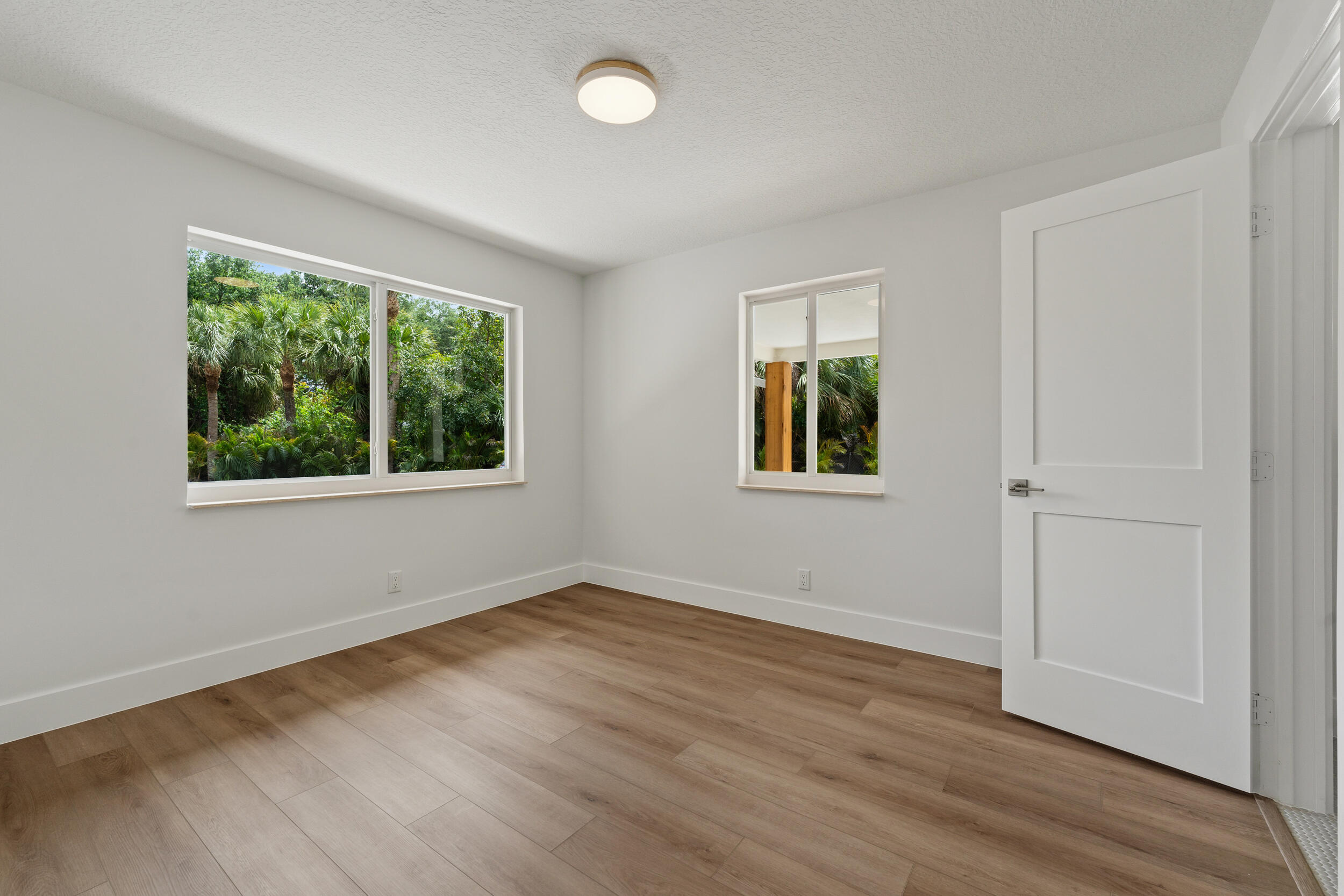 SQUARE LAKE - Residential