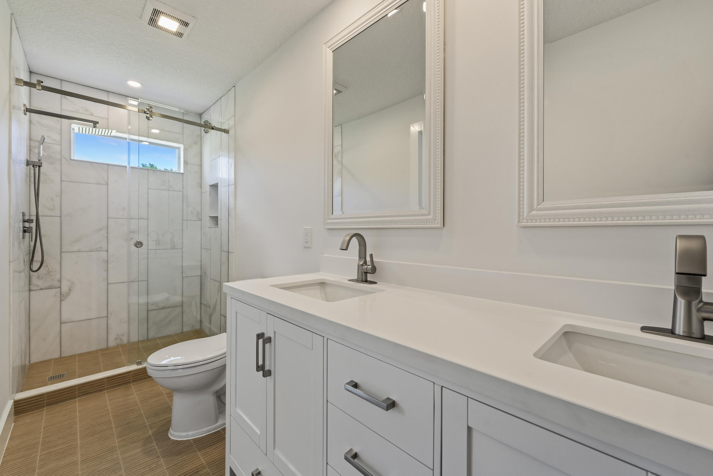 SQUARE LAKE - Residential