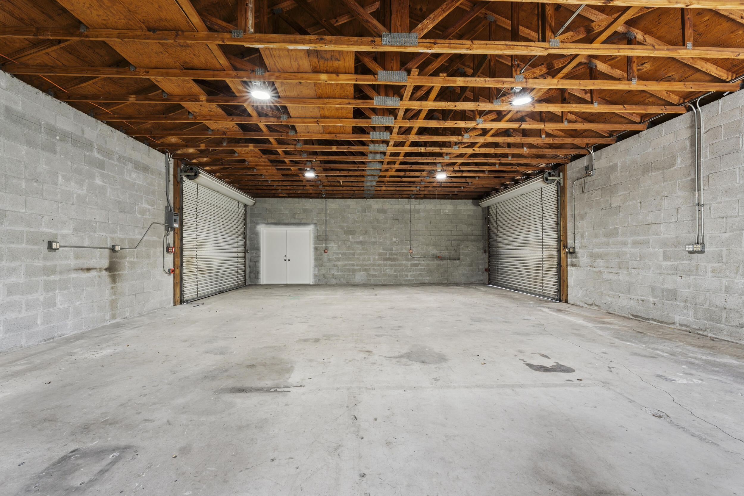 SQUARE LAKE - Residential